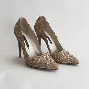 Alice + Olivia_Dina Rose Laser Cut Stilleto_Cream_Never Worn